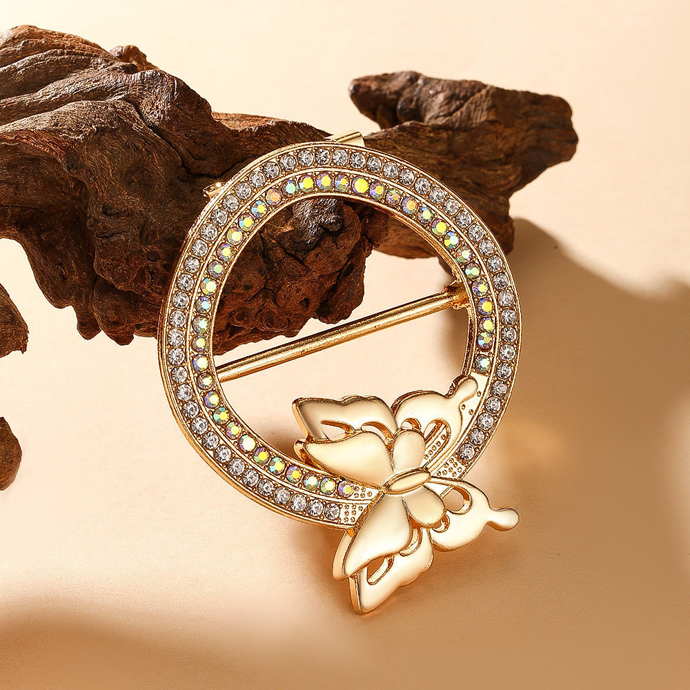 cinching High-end Brooches