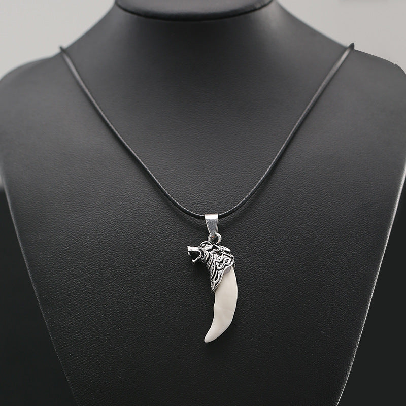 Spike necklace
