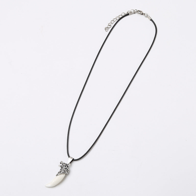Spike necklace