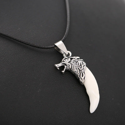 Spike necklace