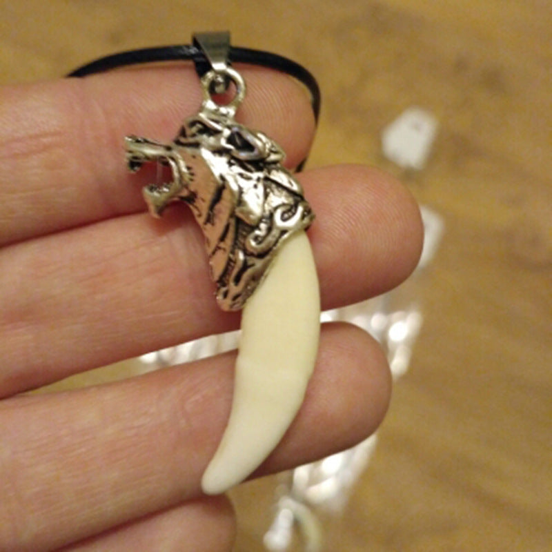 Spike necklace