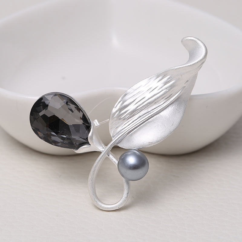 Matte Electroplated Pearl Brooch