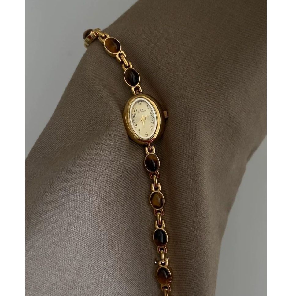 Creative Vintage-style Fashion Watch
