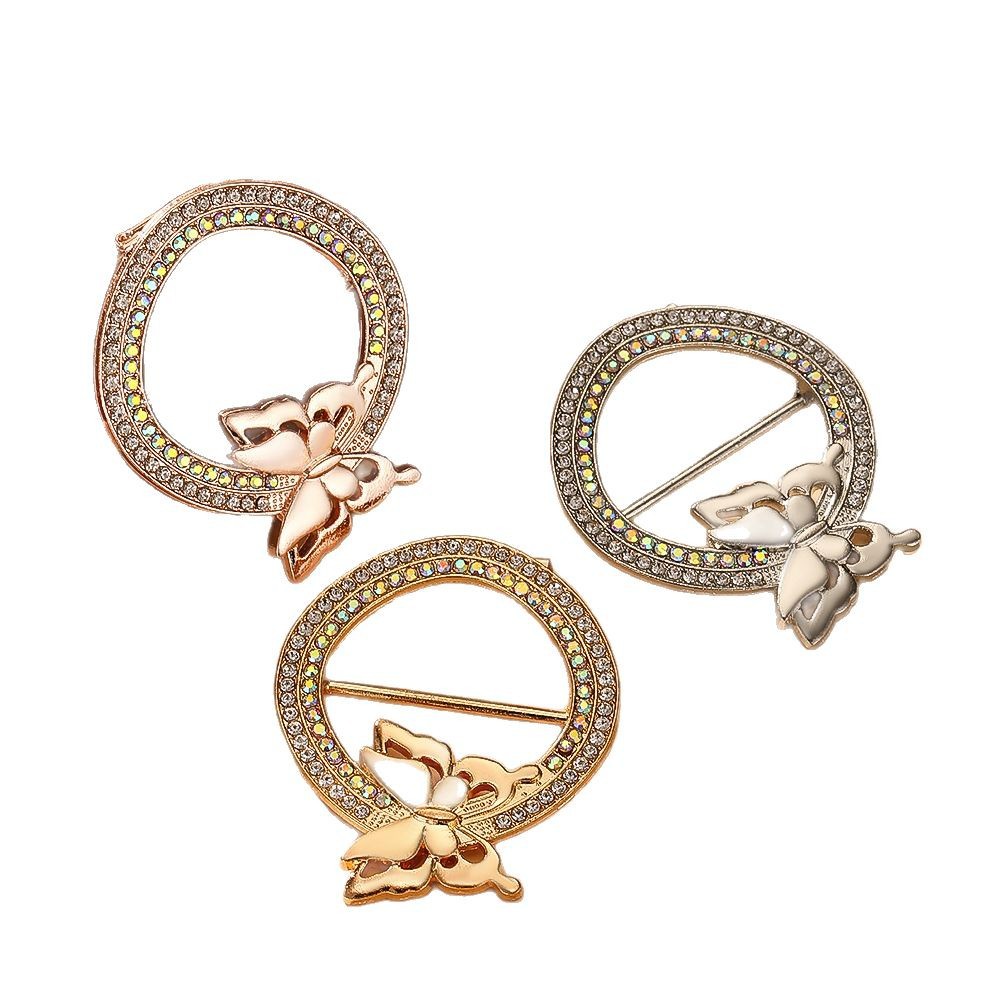 cinching High-end Brooches