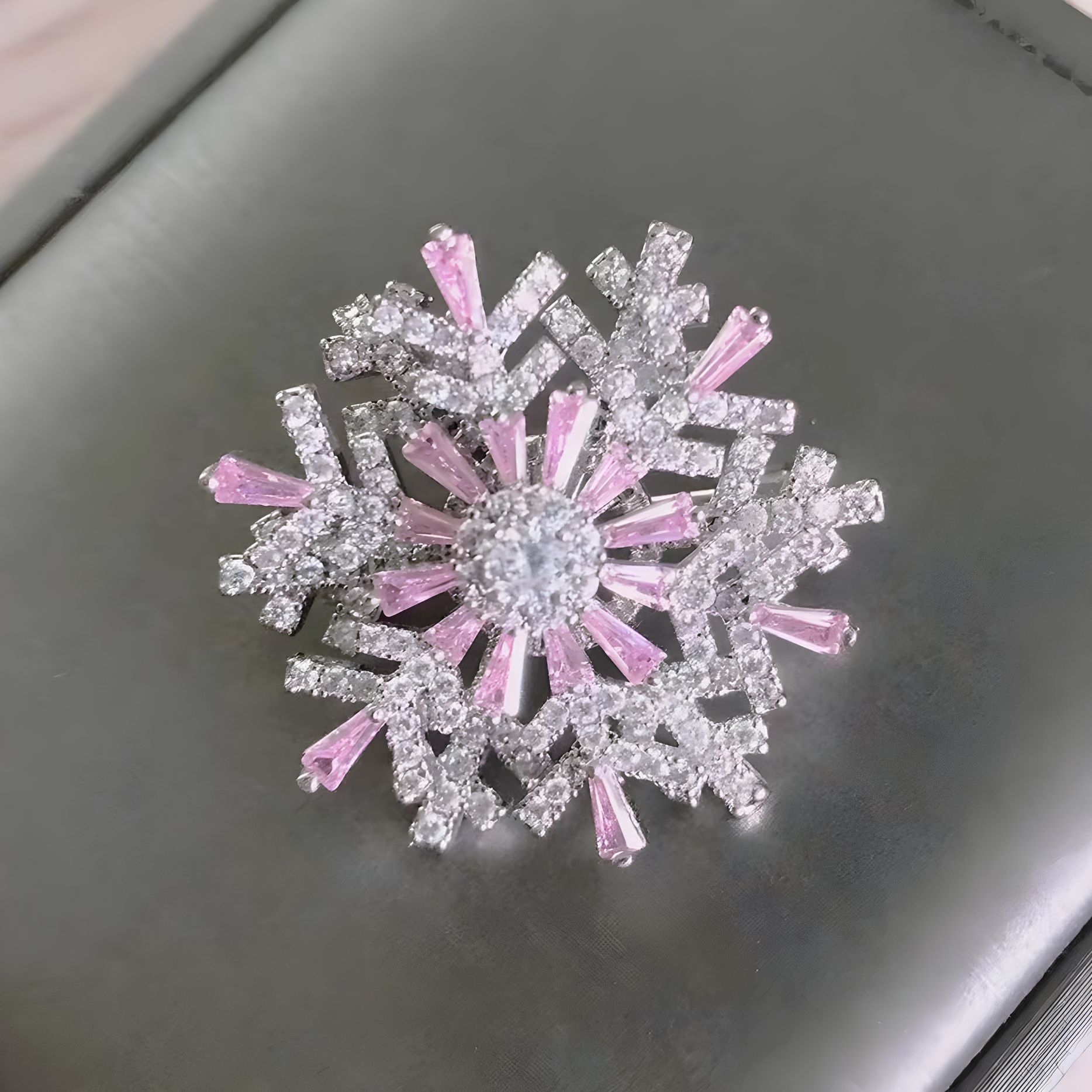 Spinning Snowflake Pin Corsage