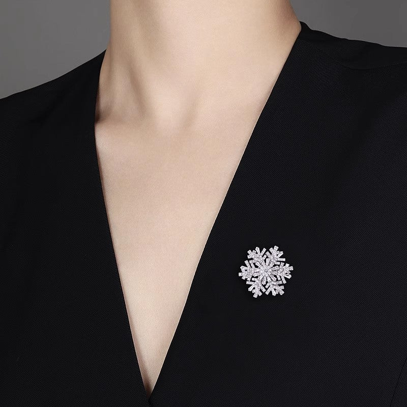 Spinning Snowflake Pin Corsage