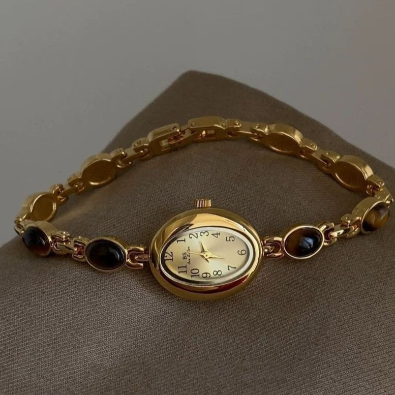 Creative Vintage-style Fashion Watch