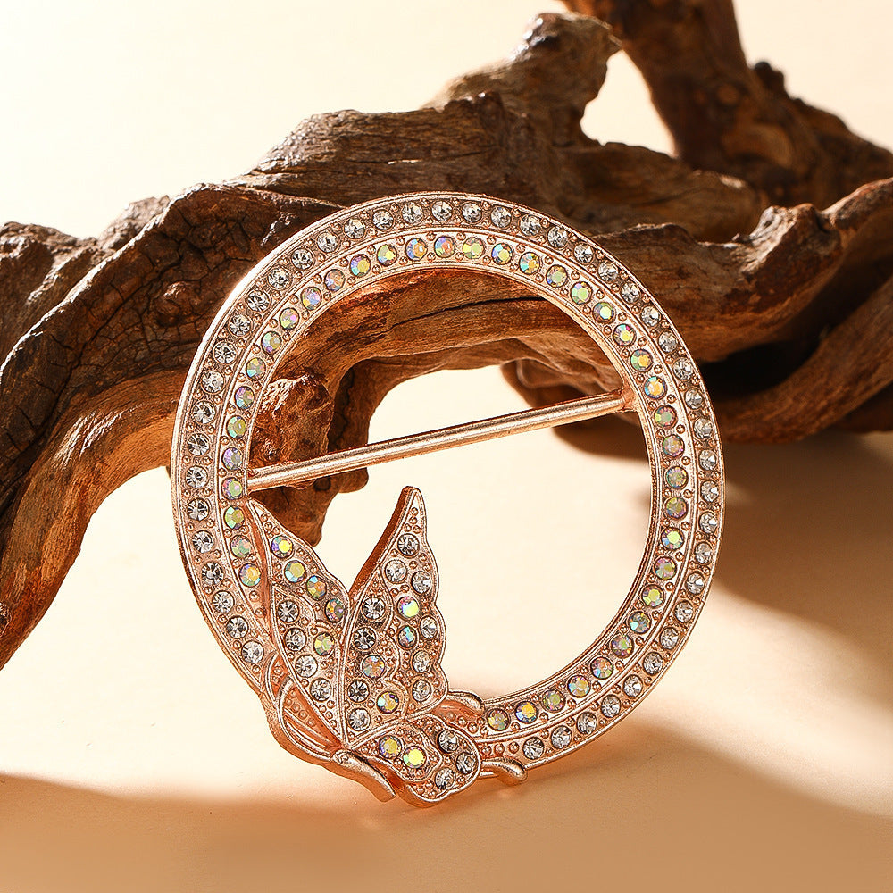 cinching High-end Brooches