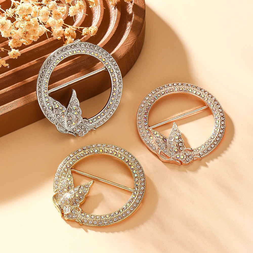 cinching High-end Brooches