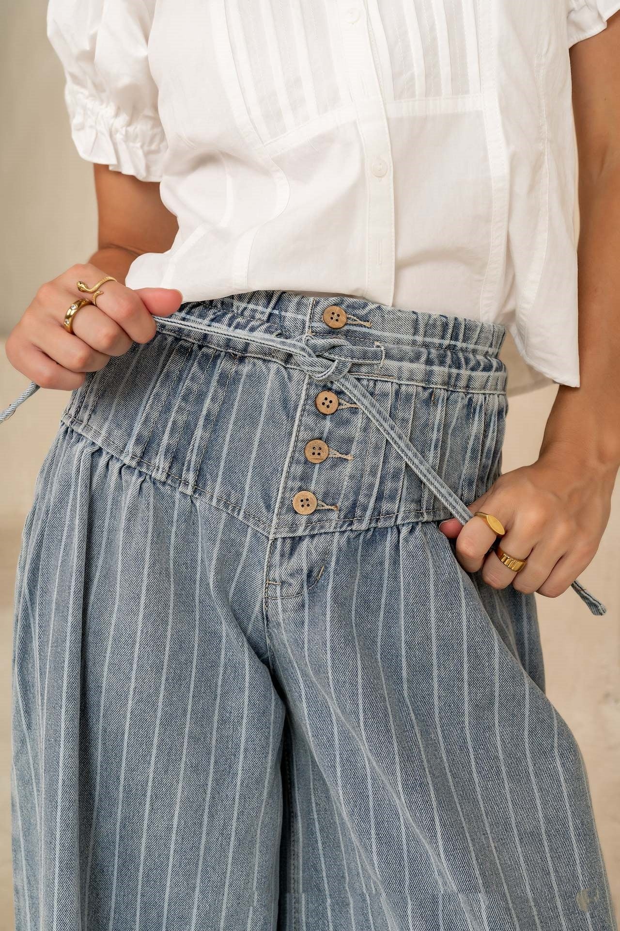Loose Wide-Leg Denim Jeans