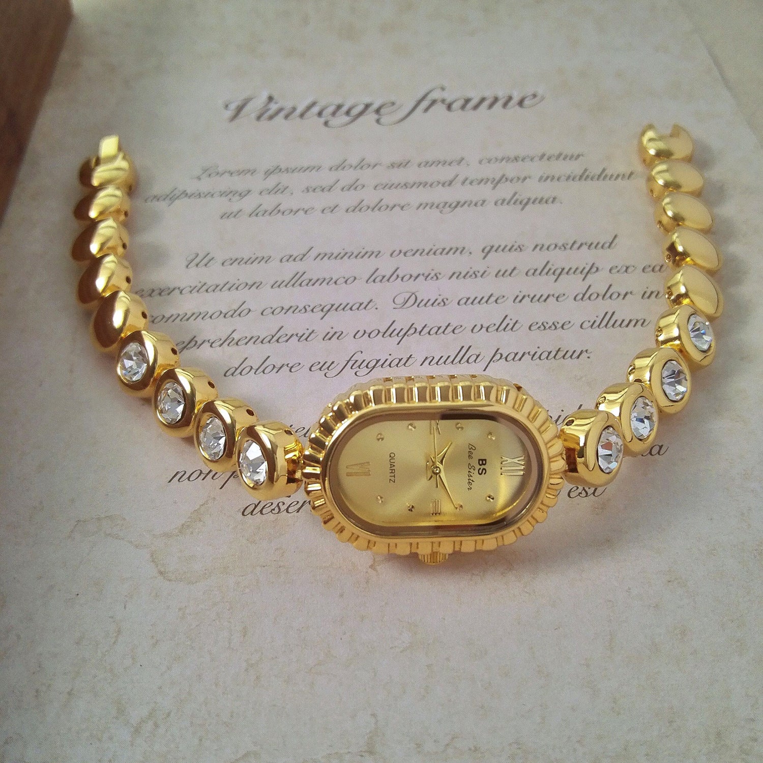 Mid-century Light-luxury Oval-arch Petite Watch
