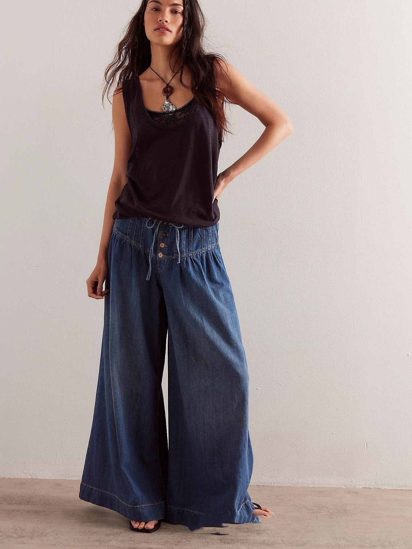 Loose Wide-Leg Denim Jeans